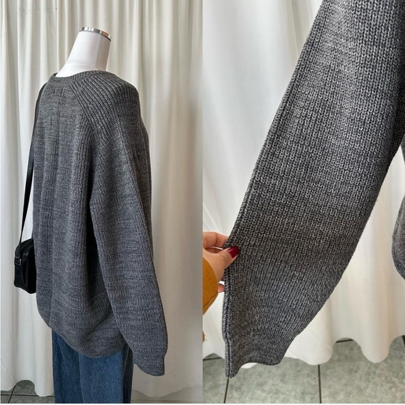 L.L. Bean ribbed Crewneck sweater with chunky oversized fit. - Picture 7 of 8